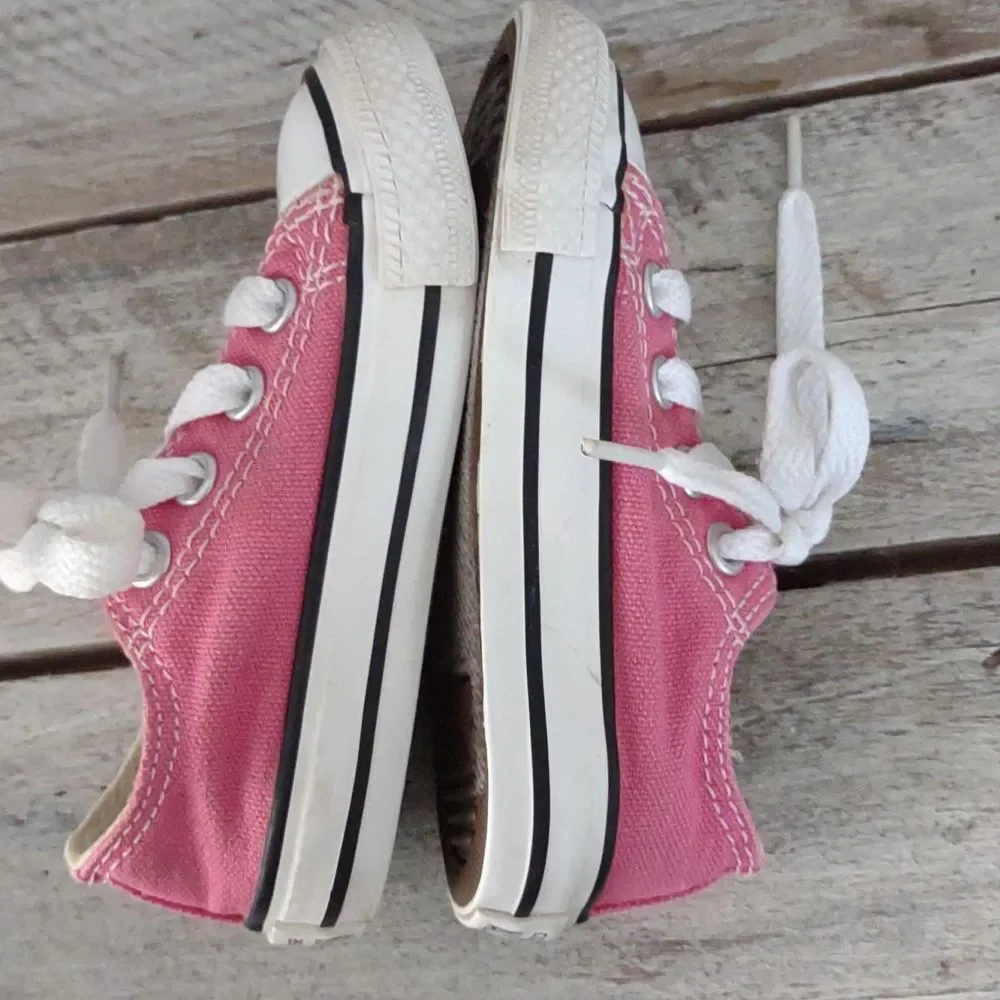 Converse All Star Pink Chuck Taylors Size 5 Low Tops